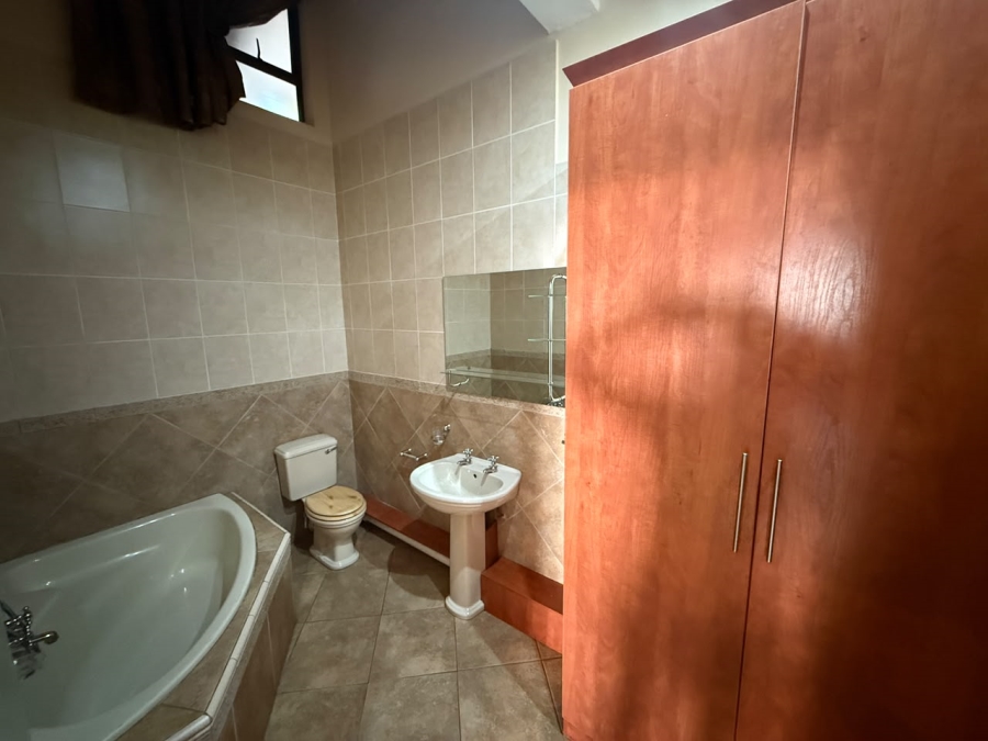 5 Bedroom Property for Sale in Cashan North West